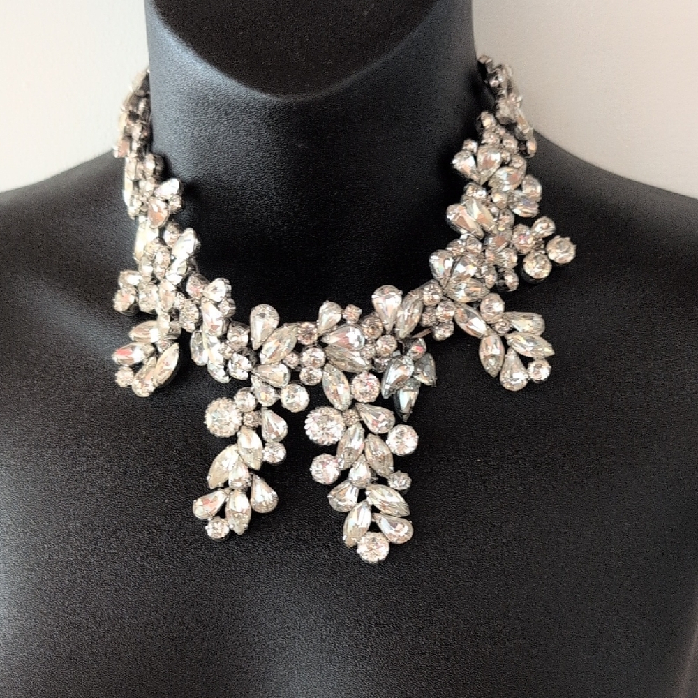 Elegant Silver Crystal rhinestone statement sixties  Necklace